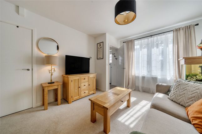 33, Lancashire Drive, Wiltshire photo 4