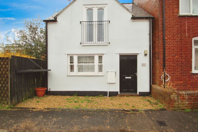 Thumbnail Semi-detached house to rent in Stewart Street, Oxford, Oxfordshire