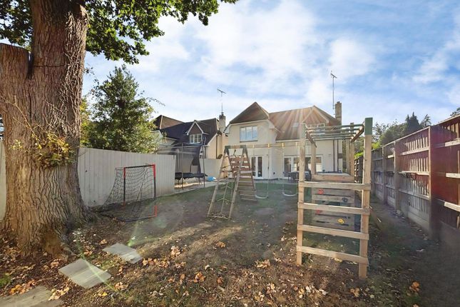 3, Alexander Close, Wokingham photo 2