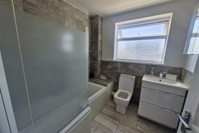 7, St. Catherines Close, Caerphilly photo 2