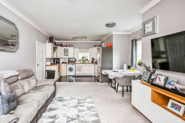 Flat for sale in Abington Drive, Southport, Merseyside