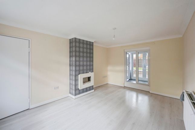 27, Chesswick Crescent, Scunthorpe photo 3