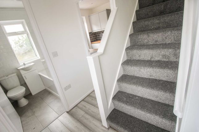 31, Catsbrook Road, Luton photo 4