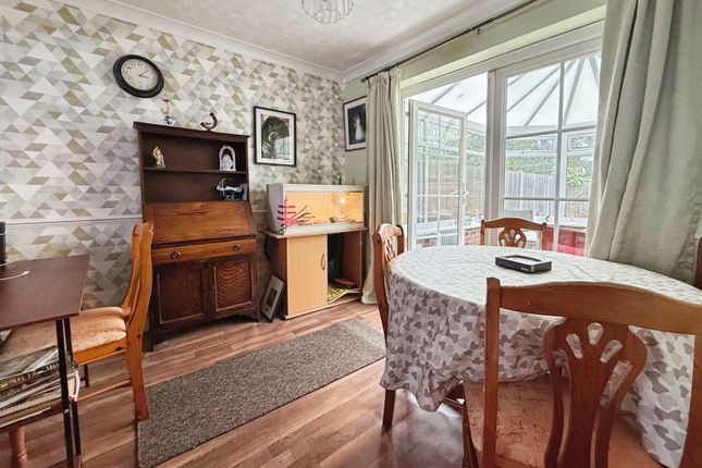 30, Hailstone Road, Hampshire photo 4