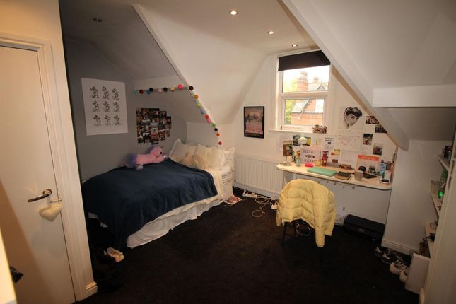 Cozy Attic Double Bedroom With Sloped Ceilings, A ...