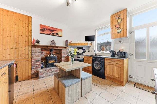 162, Lower Mickletown, Leeds photo 3