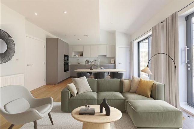 Thumbnail Town house for sale in Woodrow, London