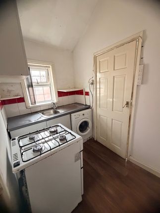 Showell Green Lane, Flat Above, Birmingham photo 4