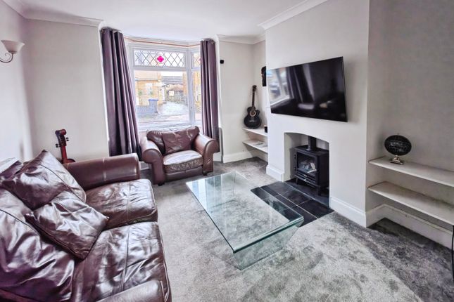 14, Holyoake Terrace, Long Buckby photo 2