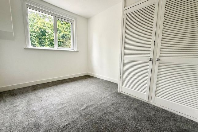 Flat 1,, 30 Terrapin Road, London photo 3