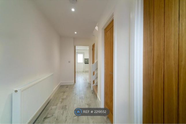 Thumbnail Terraced house to rent in Smalley Close, London