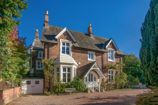 Thumbnail Detached house for sale in Eastnor Grove, Leamington Spa, Warwickshire