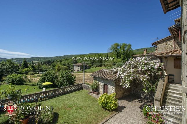 Country house for sale in Caprese Michelangelo, Tuscany, Italy