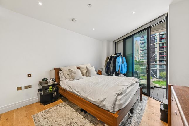 Apartment 158 3, Riverlight Quay, London photo 4
