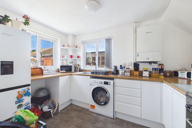 112, Roselands Drive, Paignton photo 3