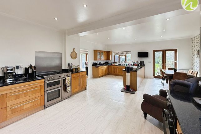 27 Lampits Lane, Stanford-Le-Hope photo 4