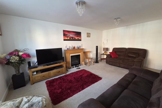 26, Goldcrest Road, Mansfield photo 3
