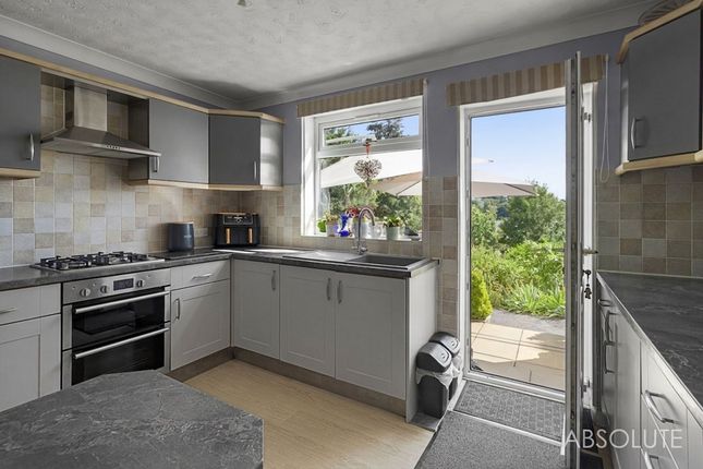Flat 2, Hughenden Manor Woodend Road, Torquay photo 4