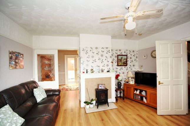 7, Heol Mynydd, Pontypridd photo 4