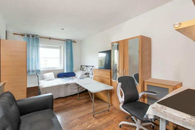 7, Empire Wharf Road, London  photo 3