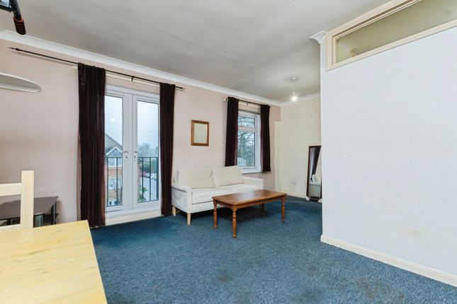 16, Chaldon Road, Caterham photo 2