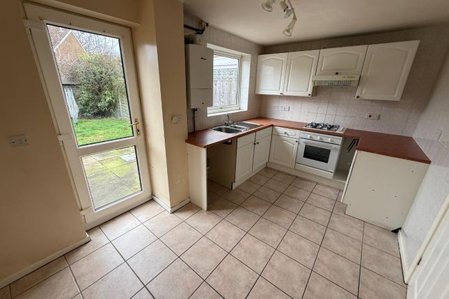 28, Bardsey Close, Swindon photo 3