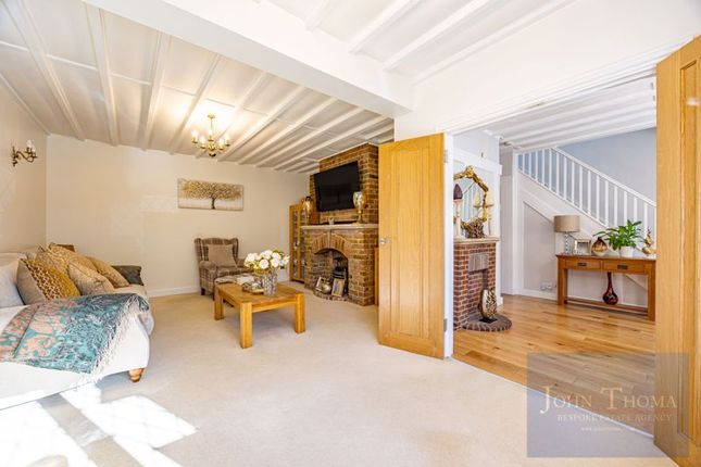 54, Grange Crescent, Chigwell photo 3