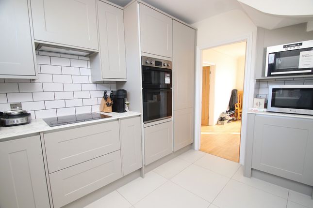 203, Charterhouse Road, Orpington photo 4