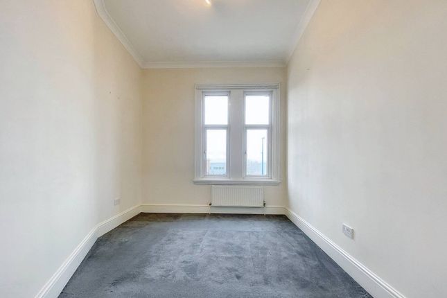 Flat to rent in Upper High Street, Cradley Heath