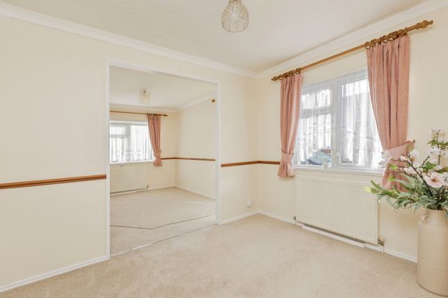 24, Kaysland Park, West Kingsdown photo 3