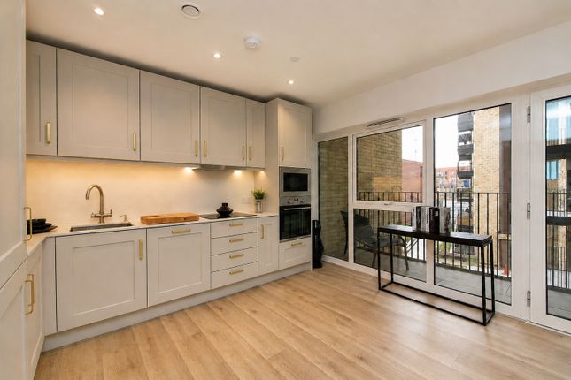 Flat 24, Edward Point, Barking photo 3