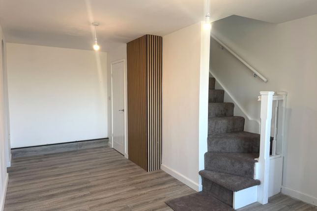 15 Elder Drive, Dewsbury photo 2