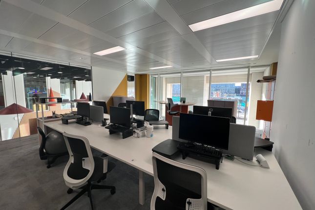Office to let in Victoria Embankment, London