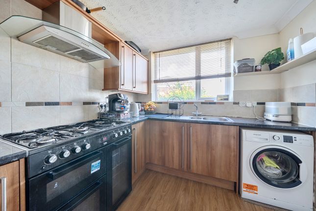 64, Monks Dale, Somerset photo 4