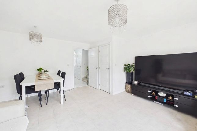 9 Skipper Close, Hemel Hempstead, Hertfordshire photo 3