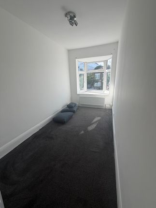 chigwel road, london photo 2