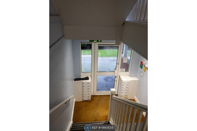 Flat to rent in Kendal Court, Kenley