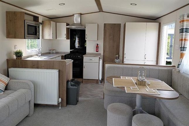Away Resorts - Mersea Island, Fen Lane, Colchester photo 5