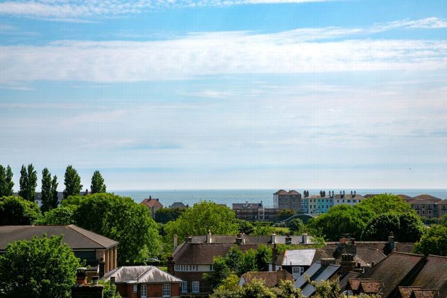 Flat 3 Hafod, Church Road, Hythe photo 2