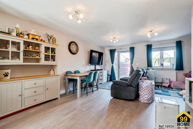 5, Windroos Drive, Littlehampton photo 4