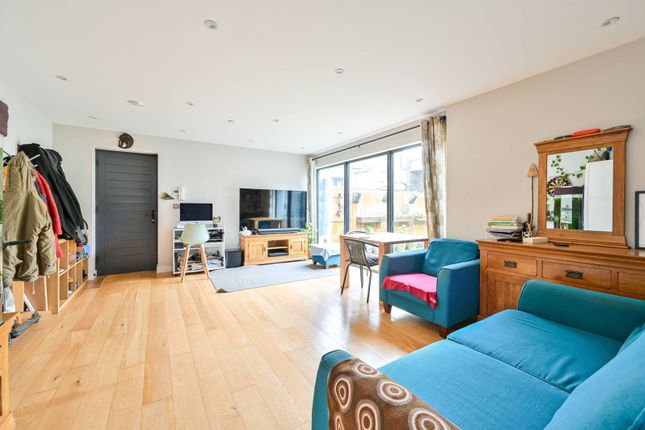Thumbnail Property for sale in Lutwyche Mews, Catford, London