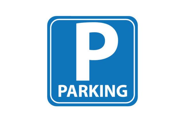Thumbnail Parking/garage to rent in Earls Way, London 2Qr, London