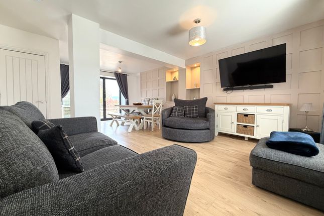 2 Black Horse Cottages, Aberdare photo 3