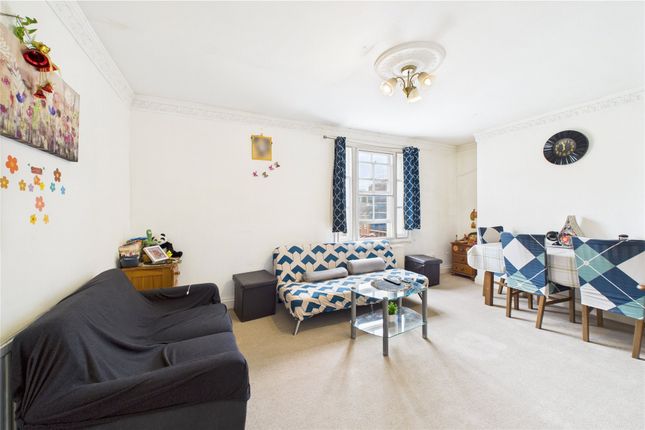 27, Regent Court, Reading photo 2