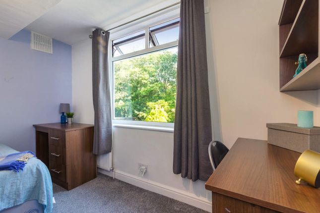 Terraced house to rent in St. Annes Drive, Leeds