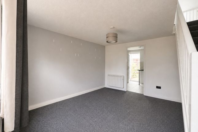 32 Biddiscombe Close, Bridgwater, Somerset photo 4