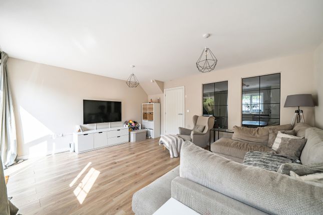 11, Hedge End Way, Southampton photo 3