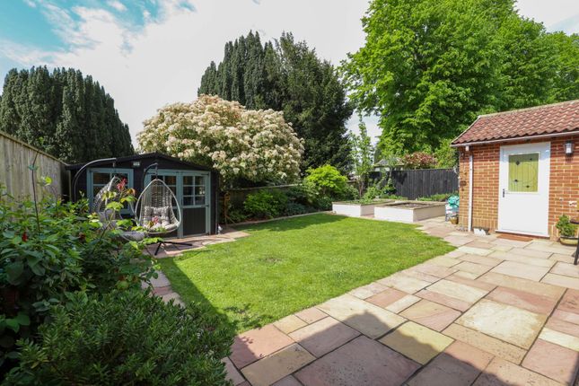 3, Davis Gardens, Blandford Forum photo 4