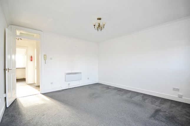 Flat 201, Mountbatten Court, Mountbatten Road, Braintree photo 4