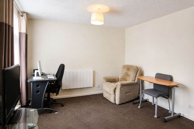 11, Rake Way, Aylesbury photo 4
